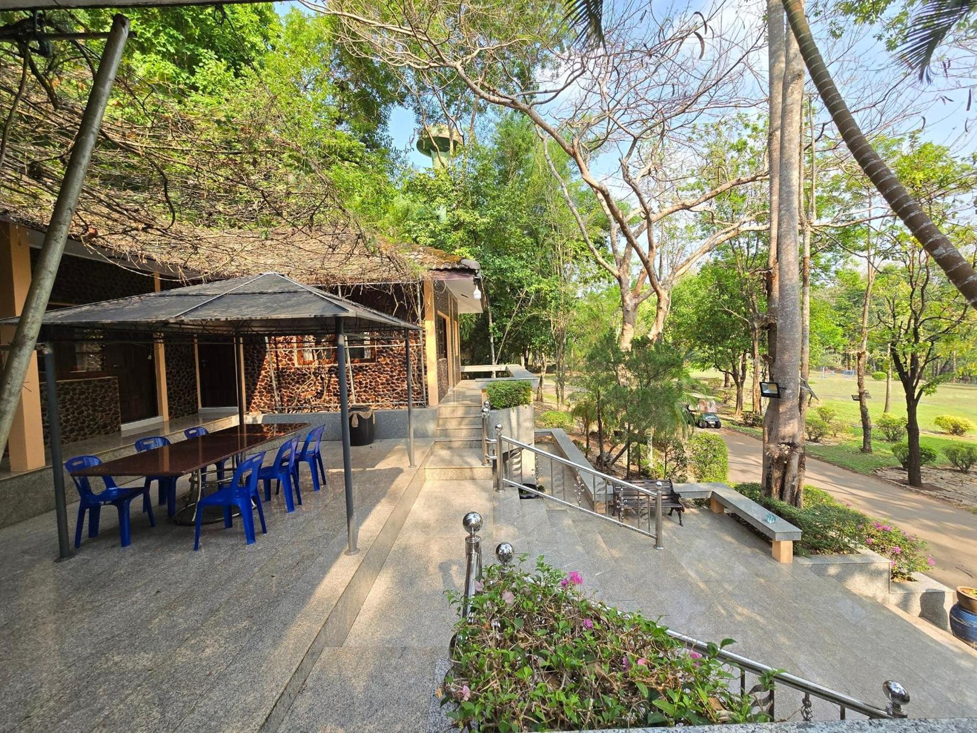 Puprai Tarnnarm Resort Thong Pha Phum Exterior photo