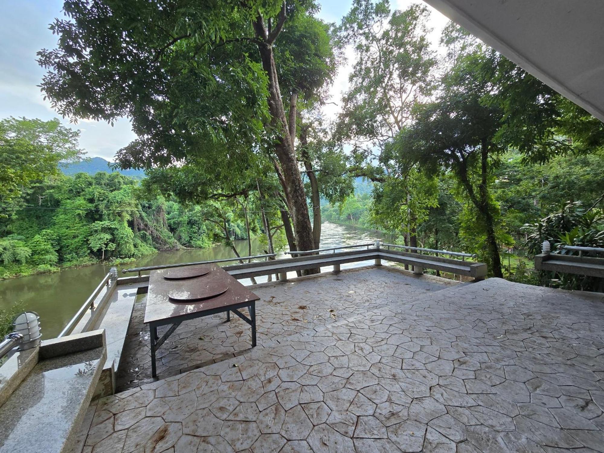 Puprai Tarnnarm Resort Thong Pha Phum Exterior photo