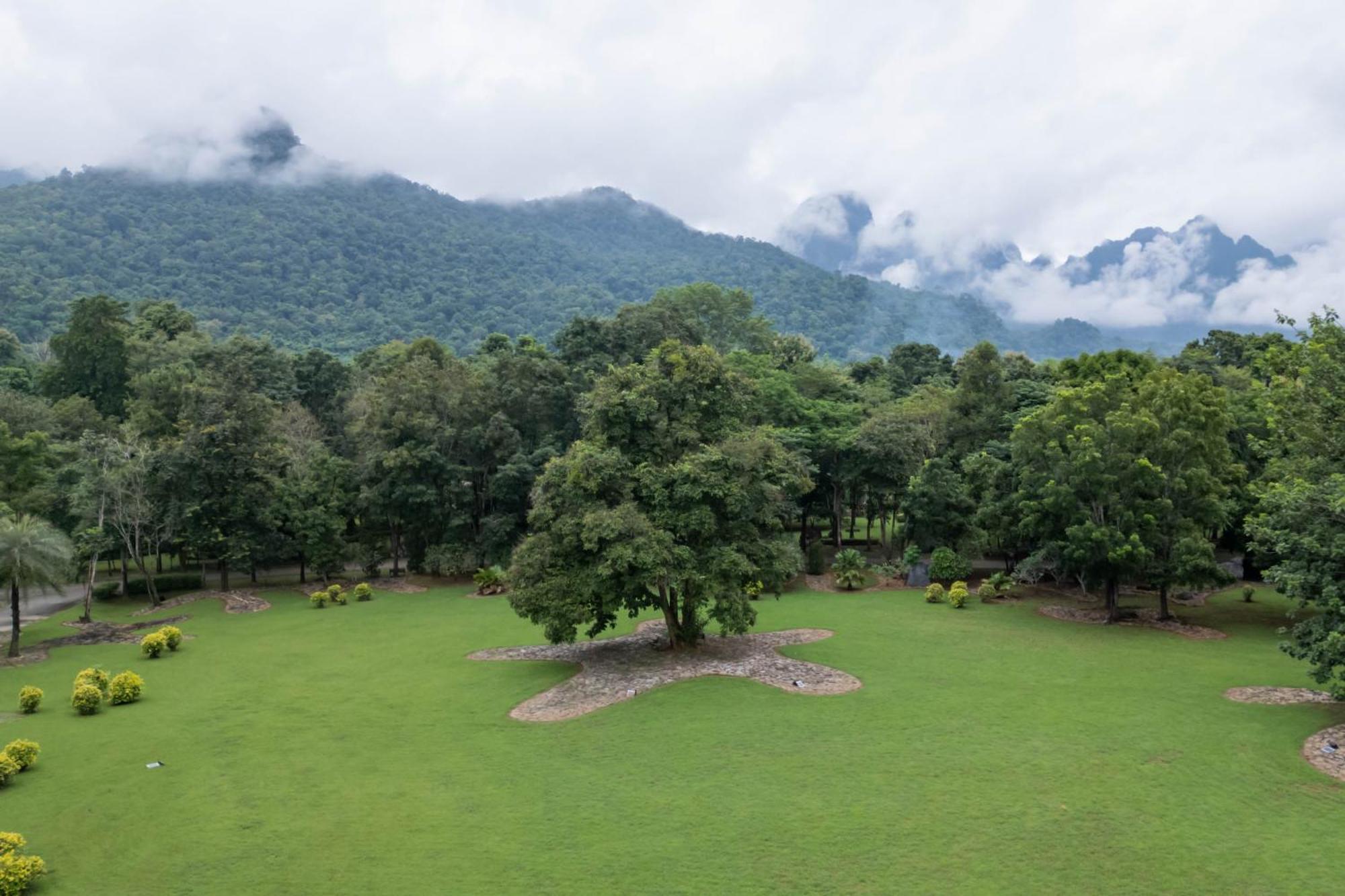 Puprai Tarnnarm Resort Thong Pha Phum Exterior photo