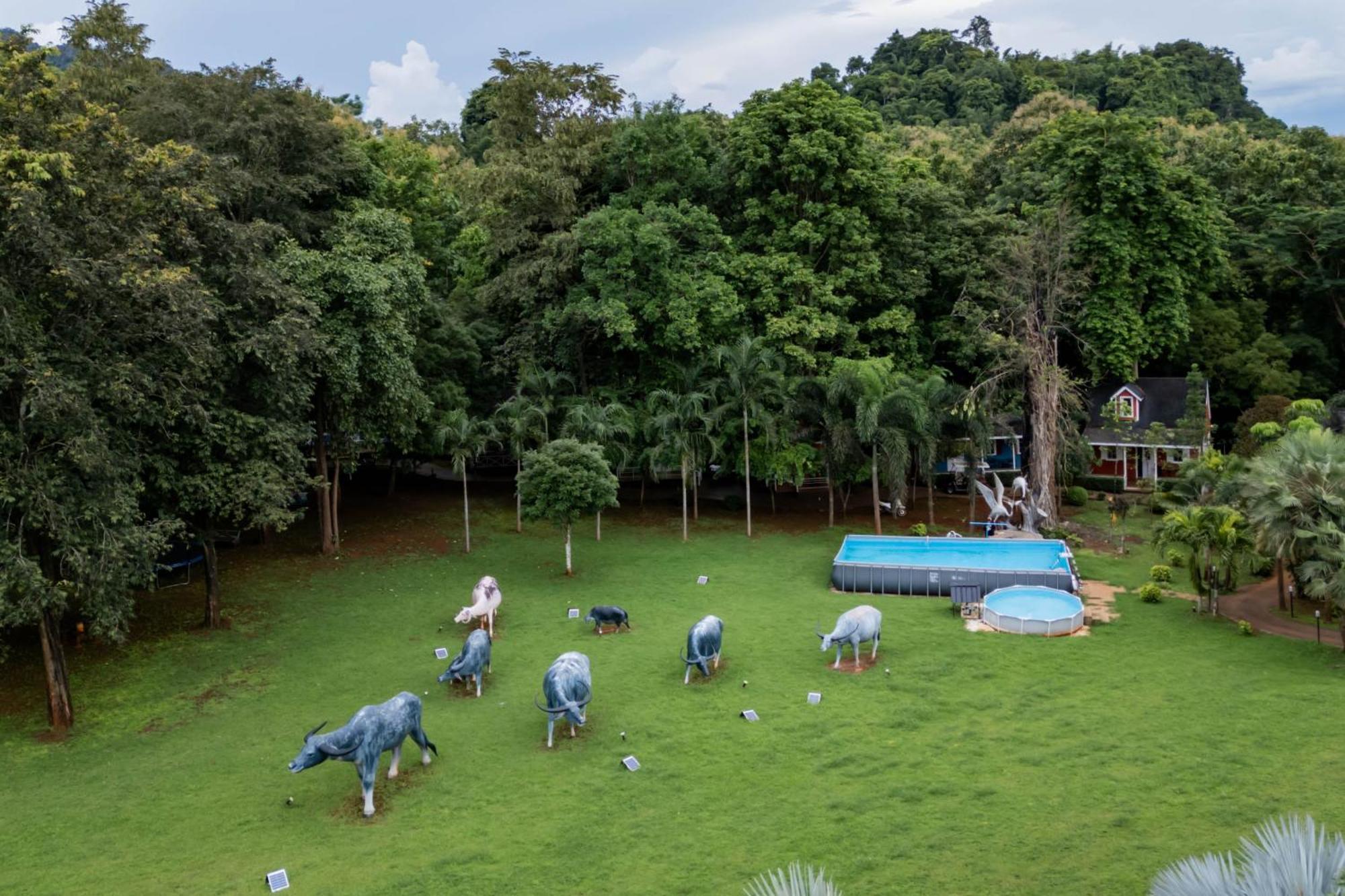 Puprai Tarnnarm Resort Thong Pha Phum Exterior photo