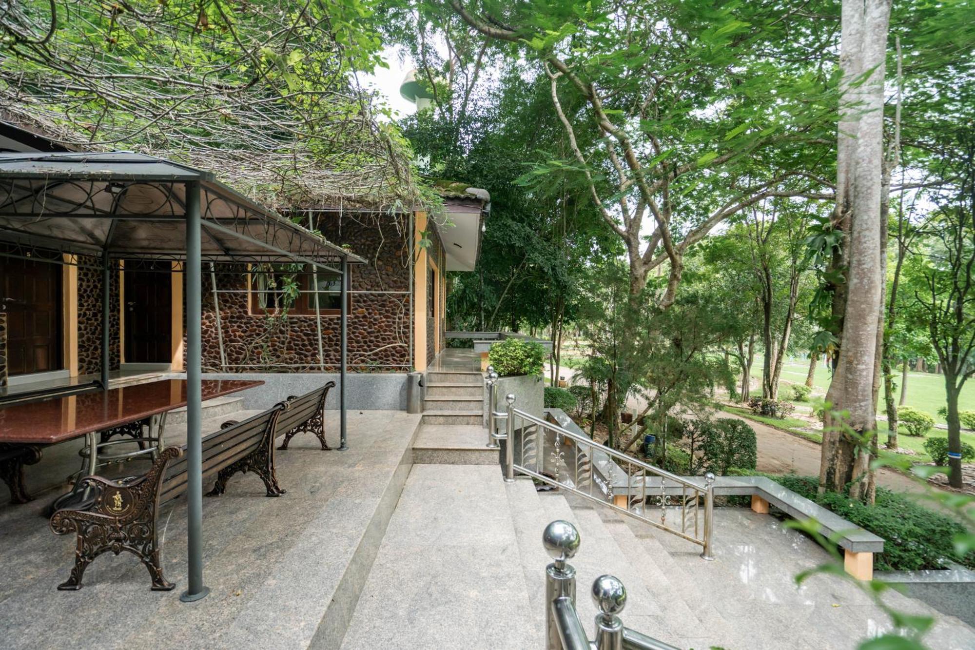 Puprai Tarnnarm Resort Thong Pha Phum Exterior photo