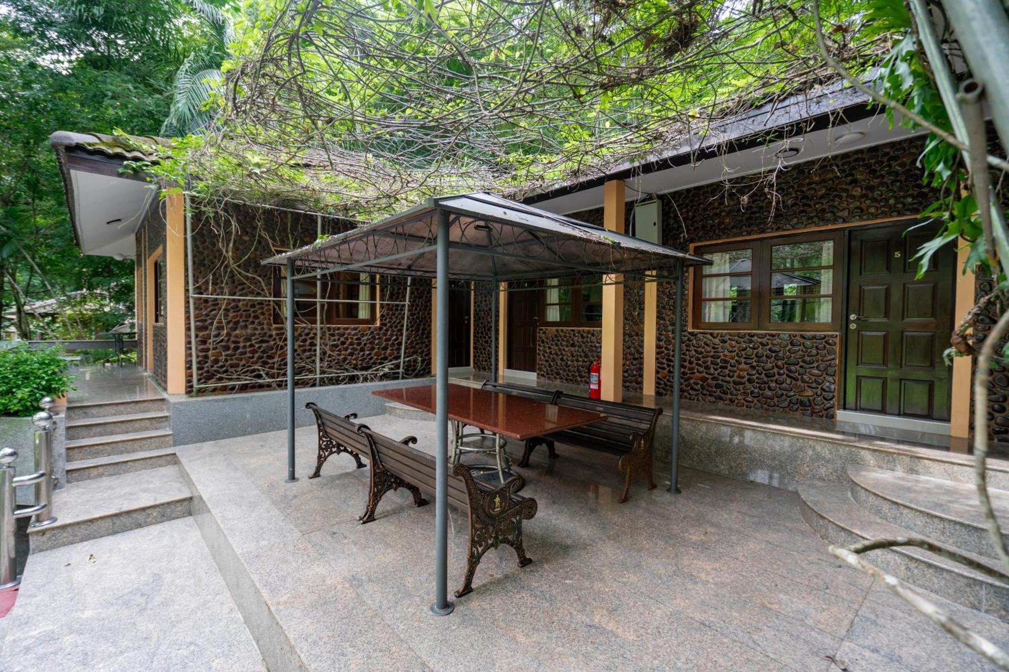 Puprai Tarnnarm Resort Thong Pha Phum Exterior photo